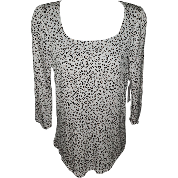 NWT Elle Leopard Printed Elbow Sleeve Top - Picture 1 of 3